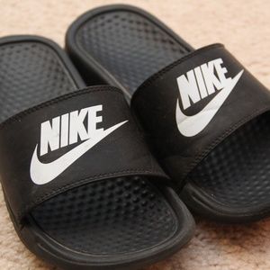 Boys Nike slides